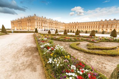 Versailles Kraliyet Sarayı'nın ana binası, Louis ana ikamet. Fransa'nın turistik ve tarihi turistik mekanları