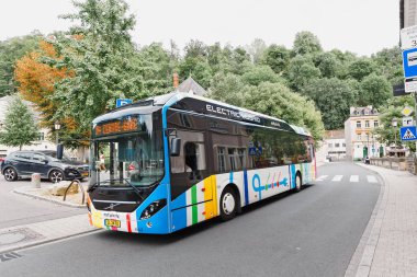 1 Ağustos 2019, Lüksemburg: Lüksemburg sokaklarında konforlu elektrikli toplu taşıma otobüsleri