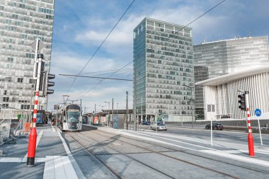 1 Ağustos 2019, Lüksemburg: Lüksemburg 'un yeni ilçesinde tramvay taşımacılığı