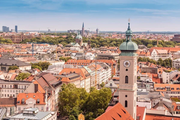 Aerial skyline view of red roofs in Munich, Germany — Stock Photo, Image