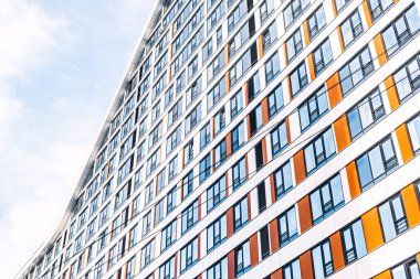 Gökdelen konutu. Yakın çekim. Emlak kavramı