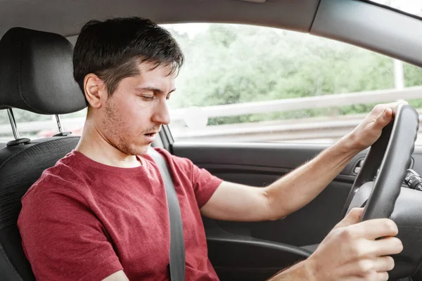 Hombre Que Conduce Coche Quedó Dormido Controla Situación Carretera Drogado —  Fotos de Stock