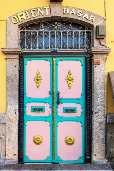 Września 2020 Antalya Turcja Kolorowe Dekoracyjne Drzwi Wschodniego Bazaru Rynku — Zdjęcie stockowe