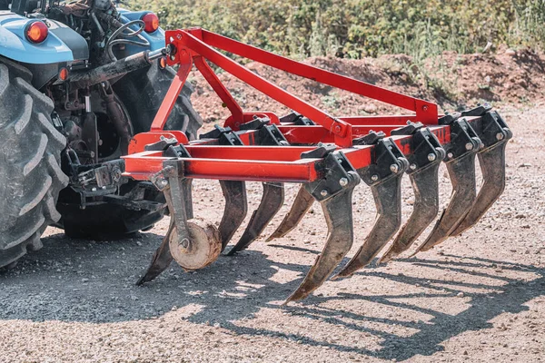 Une Charrue Pour Culture Sol Est Fixée Tracteur Poussiéreux Équipement — Photo