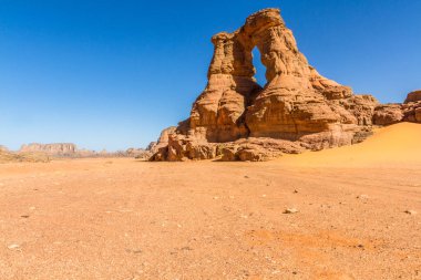 Tadrart Rouge şaşırtıcı kaya oluşumu. Sahra Çölü, Tassili najjer Milli Parkı, Algeria 