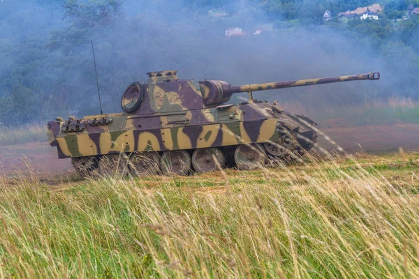 Niemiecki Czołg Pzkpfw 171 Panther Podczas Rekonstrukcji Historycznej Polska — Zdjęcie stockowe