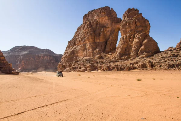 4X4 Транспортного Засобу Бездоріжжю Пустелі Національний Парк Тасгілі Наьєр Алжир — стокове фото
