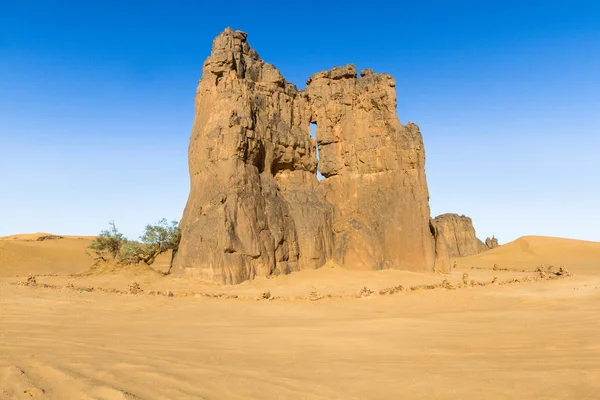 Saharze Parku Narodowego Tassili Najjer Niesamowite Single Rock Formacji Pobliżu — Zdjęcie stockowe