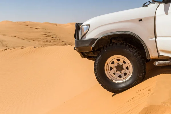 Zavřete Obraz Terénní Auta Saharo Poušti Tunisko Severní Afrika — Stock fotografie