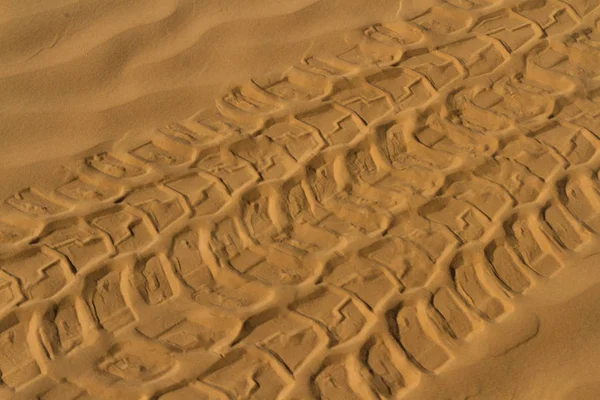 Contesto Pneumatico Pista Auto Nel Deserto — Foto Stock