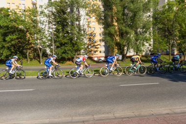 Katowice, Polonya - 5 Ağustos 2020: 1977 Tour de Pologne UCI Dünya Turu 'nun ilk aşaması, 195,8 km Silezya Stadyumu-Katowice rotası. Doğu Avrupa 'nın en büyük bisiklet etkinliği. 