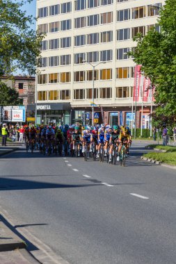 Katowice, Polonya - 5 Ağustos 2020: 1977 Tour de Pologne UCI Dünya Turu 'nun ilk aşaması, 195,8 km Silezya Stadyumu-Katowice rotası. Doğu Avrupa 'nın en büyük bisiklet etkinliği. 