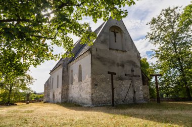 All Saints 'e adanmış Ortaçağ Katolik Kilisesi, dikiz görüşü. Szydlow, Swietokrzyskie Eyaleti, Polonya