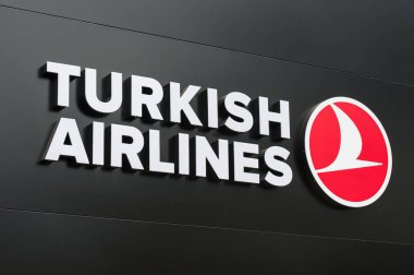 Farnborough, İngiltere - 20 Temmuz 2018: Türk Hava Yolları reklam billboard Farnborough, İngiltere'de bir Havacılık ticaret olay ekranda