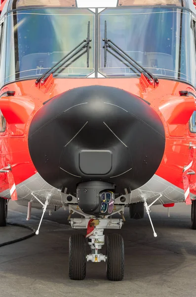Нос Шасси Крупным Планом Спасательного Вертолета — стоковое фото