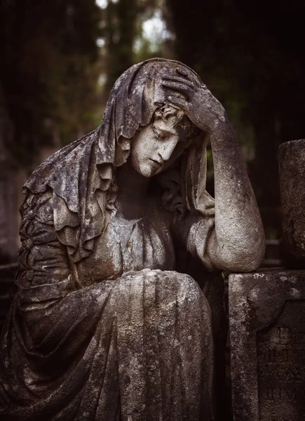 Antigua Estatua Tumba Cementerio Lychakivskyj Lviv Ucrania Imagen Vintage Look — Foto de Stock