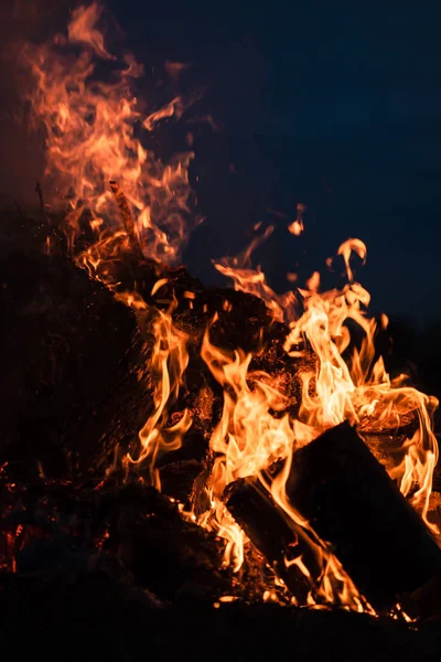 Feuer Lagerfeuer Lagerfeuer Flammen Von Lagerfeuer Der Nacht Flammen Auf — Stockfoto