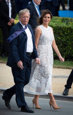Brussels, Belçika - 11 Temmuz 2018: Bizi Başkan Donald Trump ve Amerika Birleşik Devletleri Melania koz zirvesinde Nato askeri İttifak'ın First Lady
