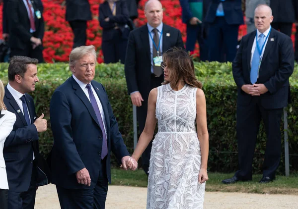 Brussels, Belçika - 11 Temmuz 2018: Bizi Başkan Donald Trump ve Amerika Birleşik Devletleri Melania koz zirvesinde Nato askeri İttifak'ın First Lady