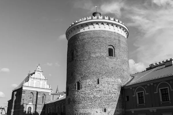 ルブリン ロイヤル城タワーのルブリン ポーランド 2018 黒と白のイメージ ルブリン城はルブリンの旧市街と市内中心部の近くに隣接する中世の城 — ストック写真