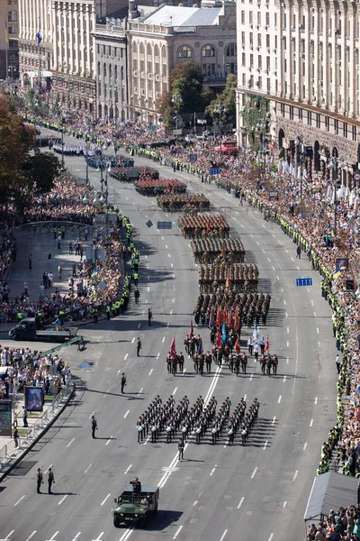 Kiev Ucrania Agosto 2018 Desfile Militar Kiev Columna Equipo Militar —  Fotos de Stock