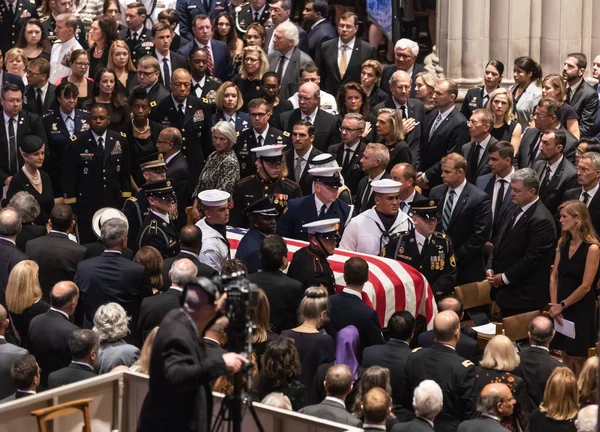 Washington D.C., ABD - Eylül 01, 2018: Anma, ABD'li Senatör John Mccain, Washington, ABD tarihinde 1 Eylül 2018 National Cathedral