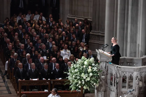 Washington D.C., ABD - Eylül 01, 2018: Senatör McCain'in kızı Meghan Marguerite Mccain konuştu ABD'li Senatör John Mccain, Washington, ABD tarihinde 1 Eylül 2018 National Cathedral anma töreni