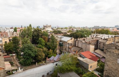 Odessa, Ukrayna - Sep. 09, 2018: Havadan görünümü çatılar ve Odessa eski avlu. Odessa görünümünü çatıdan. Eski Şehir binaların