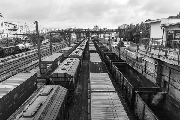 Odessa, Ukrayna - Eyl 10, 2018: Demiryolu kargo terminal deniz sanayi ticari bağlantı noktası. Odessa endüstriyel bölge liman. 