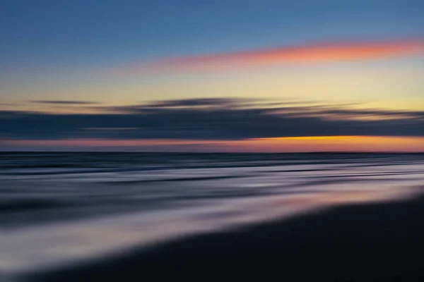 Abstraktní Moře Rozostřené Krajiny Zamračená Obloha Pozadí — Stock fotografie