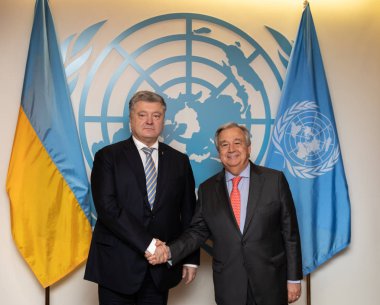 New York, ABD - Eyl 24, 2018: Ukrayna Cumhurbaşkanı Petro Poroshenko ve BM Genel Sekreteri Antonio Guterres, 73th oturumu New York'ta BM Genel Kurulu