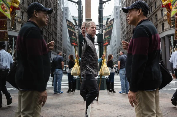 Nowy Jork Usa Września 2018 Manhattan Refleksje Scena Ulica Nowy — Zdjęcie stockowe