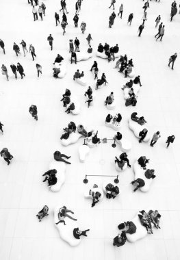 New York, Amerika Birleşik Devletleri - 28 Eylül 2018: Görüntü insan NYC bir modern iş merkezinin lobide