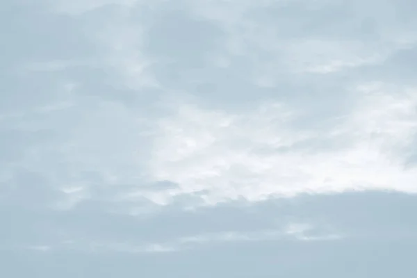 Abstrato Desfocado Fundo Natural Com Nuvens Tonalidade Azul Claro Com — Fotografia de Stock