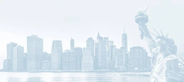 Imagen Azul Claro Los Símbolos Nueva York Manhattan Skyline Estatua — Foto de Stock