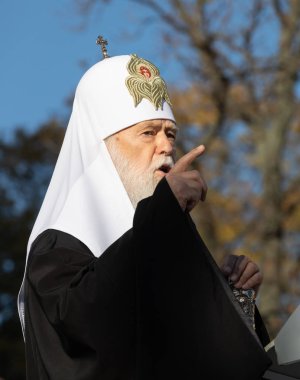 Kiev, Ukrayna - Okt 14, 2018: Primat Ukraynalı Ortodoks Kilisesi Kiev Patrikhanesi, Kiev Patrik ve bütün Rusya-Ukrayna Filaret Ukrayna Kiev Sofia meydanında namaz sırasında