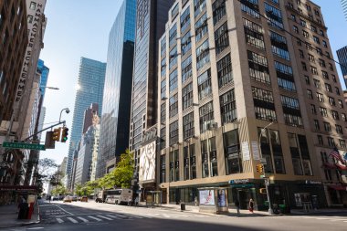 New York, Amerika Birleşik Devletleri - 23 Eylül 2017: Manhattan sokak sahne. Lexington avenue ve Manhattan modern mimarisi. Manhattan New York CIT beş semtleri en yoğun nüfuslu olduğunu