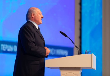 Gomel, Beyaz Rusya - 26 Ekim 2018: Beyaz Rusya Cumhurbaşkanı Alexander Lukashenko bölgeleri Ukrayna ve Beyaz Rusya, Gomel ilk Forum sırasında konuşuyor