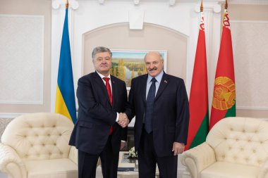 Gomel, Belarus - 26 Ekim 2018: Başkan, Ukrayna Petro Poroshenko bir toplantı sırasında Beyaz Rusya Cumhurbaşkanı Alexander Lukashenko ile