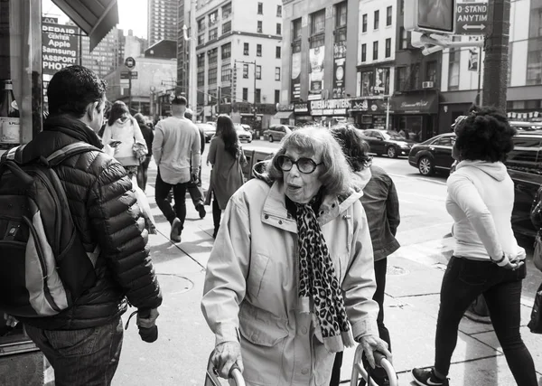 New York Usa May 2016 Black White Manhattan Street Scene — Stock Photo, Image