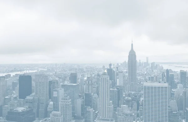 Nueva York Mayo 2016 Calles Tejados Manhattan Tonalidad Azul Claro — Foto de Stock