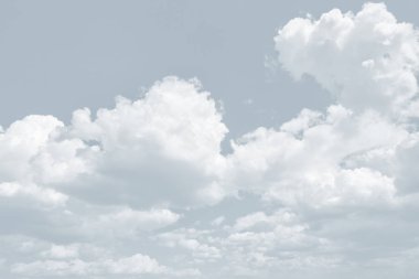 Doğal gökyüzü arka plan ışık tonalite bulutlarda ile. Soyut doğa görüntü arka plan kullanmak için.