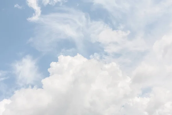 Doğal Gökyüzü Arka Plan Işık Tonalite Bulutlarda Ile Soyut Doğa — Stok fotoğraf