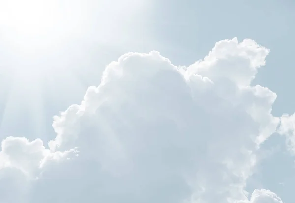 Hemelachtergrond Van Natuurlijke Met Wolken Lichte Tonaliteit Abstracte Aard Beeld — Stockfoto