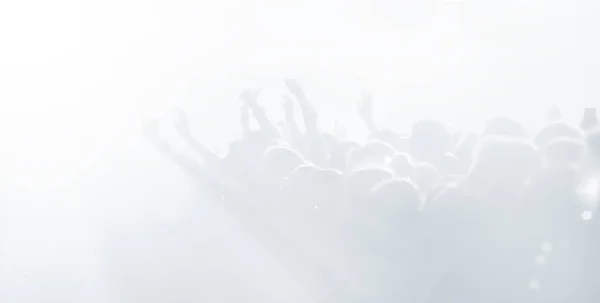 Натовп Глядачів Концерті Світло Блакитній Тональності Високий Ключовий Фон Людьми — стокове фото