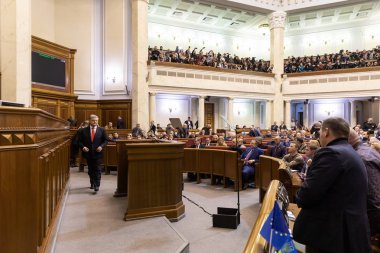 Ukrayna petro poroshenko başkanı