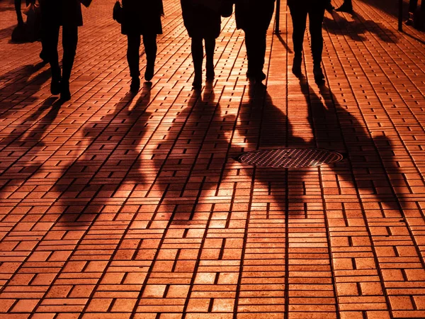 Life Style Concept Licht Schaduwen Stad Silhouetten Van Mensen Lopen — Stockfoto