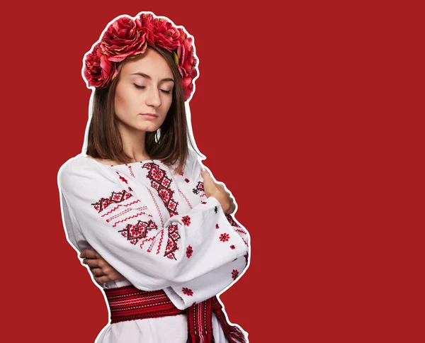 Mooi Jong Meisje Oekraïense Nationale Pak Met Gesloten Ogen Copyspace — Stockfoto