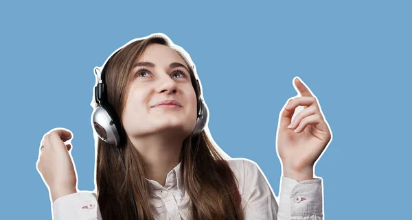 Conceito Estilo Vida Jovem Mulher Feliz Ouvindo Música Fones Ouvido — Fotografia de Stock