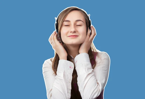 Yaşam Tarzı Kavramı Kulaklıklar Müzik Dinlerken Mutlu Kadın Kopya Alanı — Stok fotoğraf